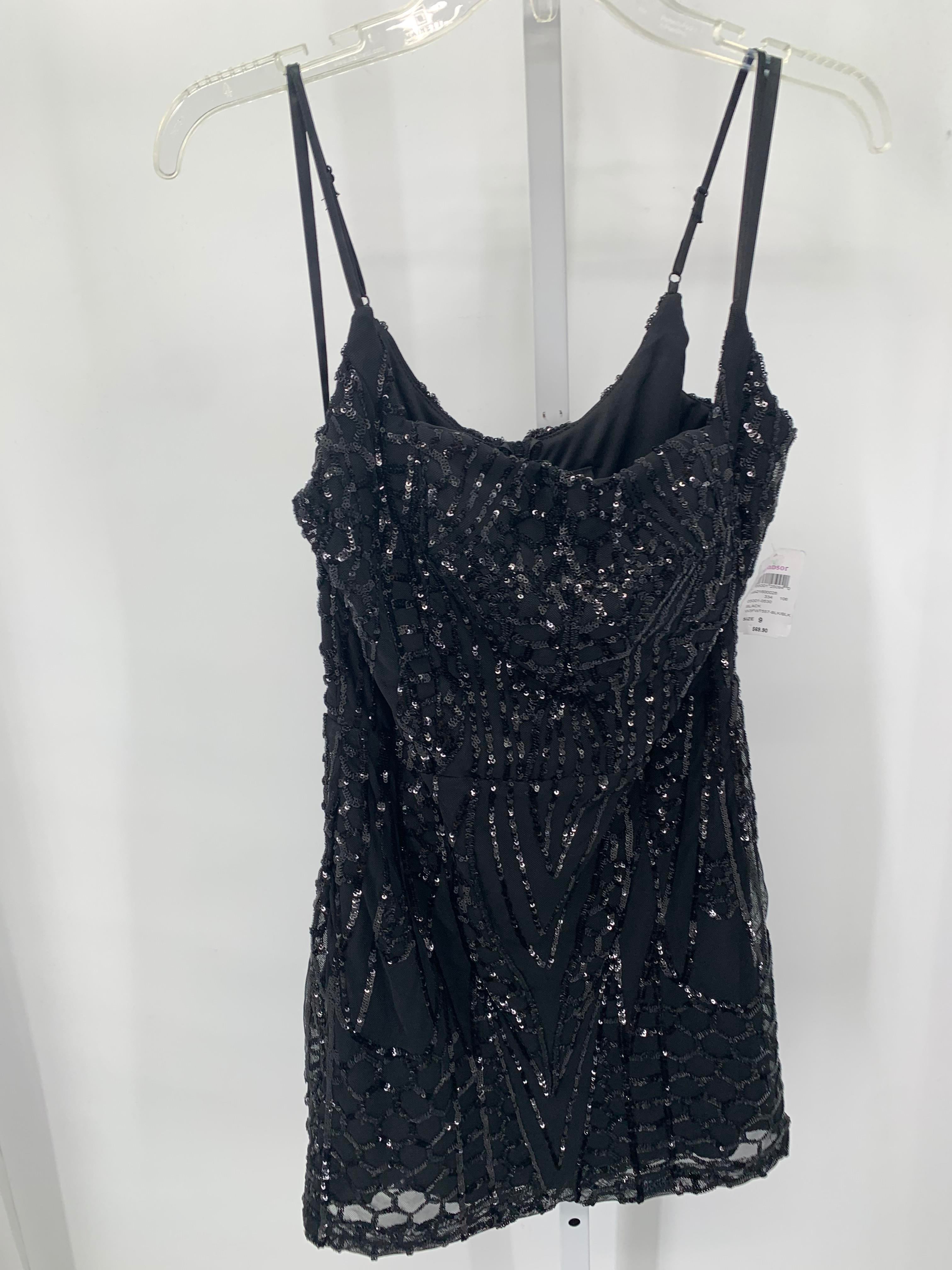 Size 9 Juniors Sleeveless Dress