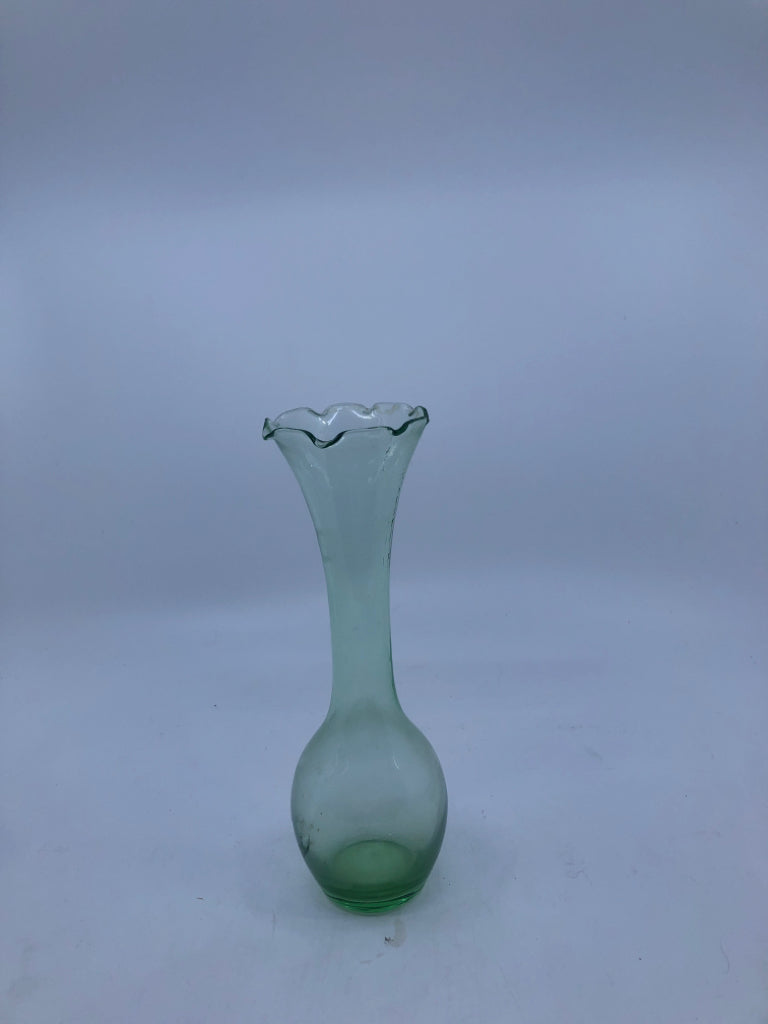 GREEN FLARED EDGE BUD VASE.