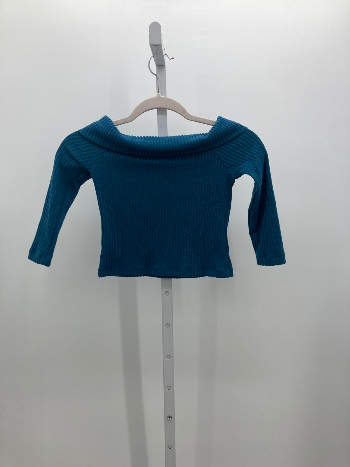 Old Navy Size 6-7 Girls Long Sleeve Sweater