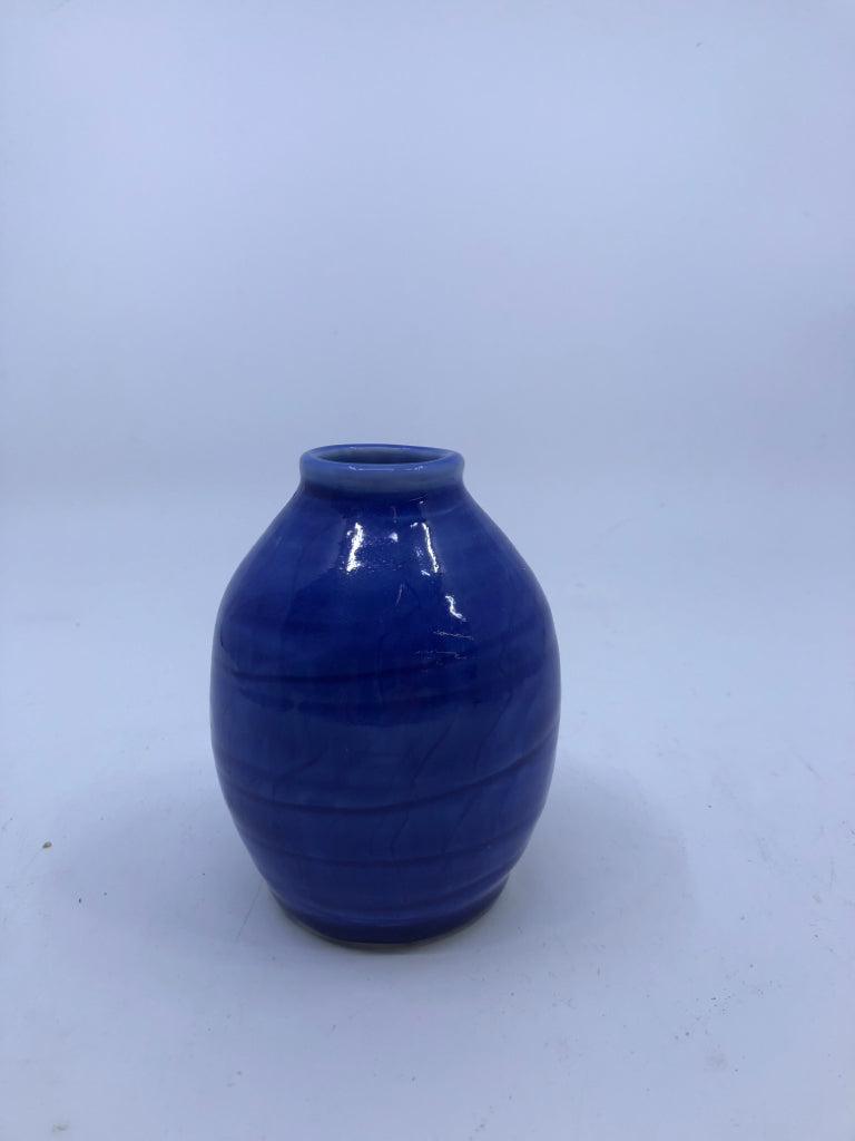 BLUE POTTERY VASE.
