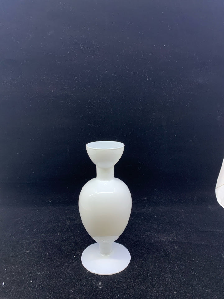 WHITE ABSTRACT VASE.