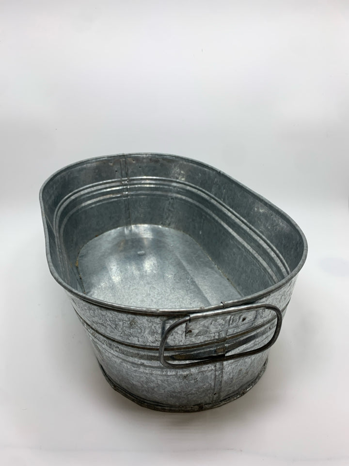 OVAL GALVANIZED BUCKET.