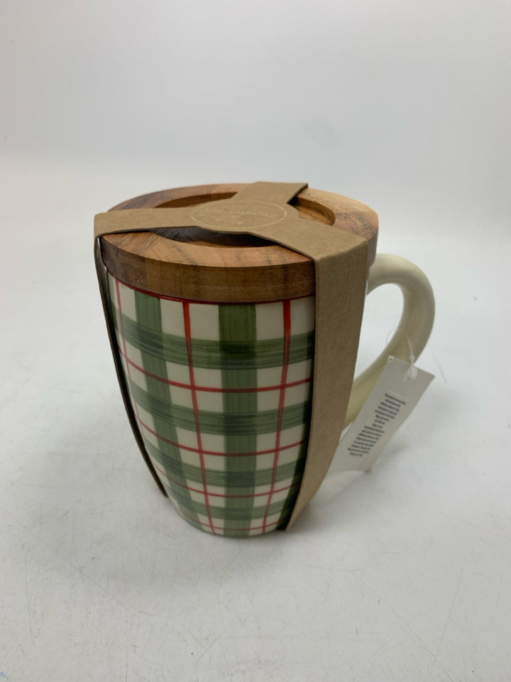 NIP LARGE GREY/RED PLAID MUG W/ WOOD COASTER.