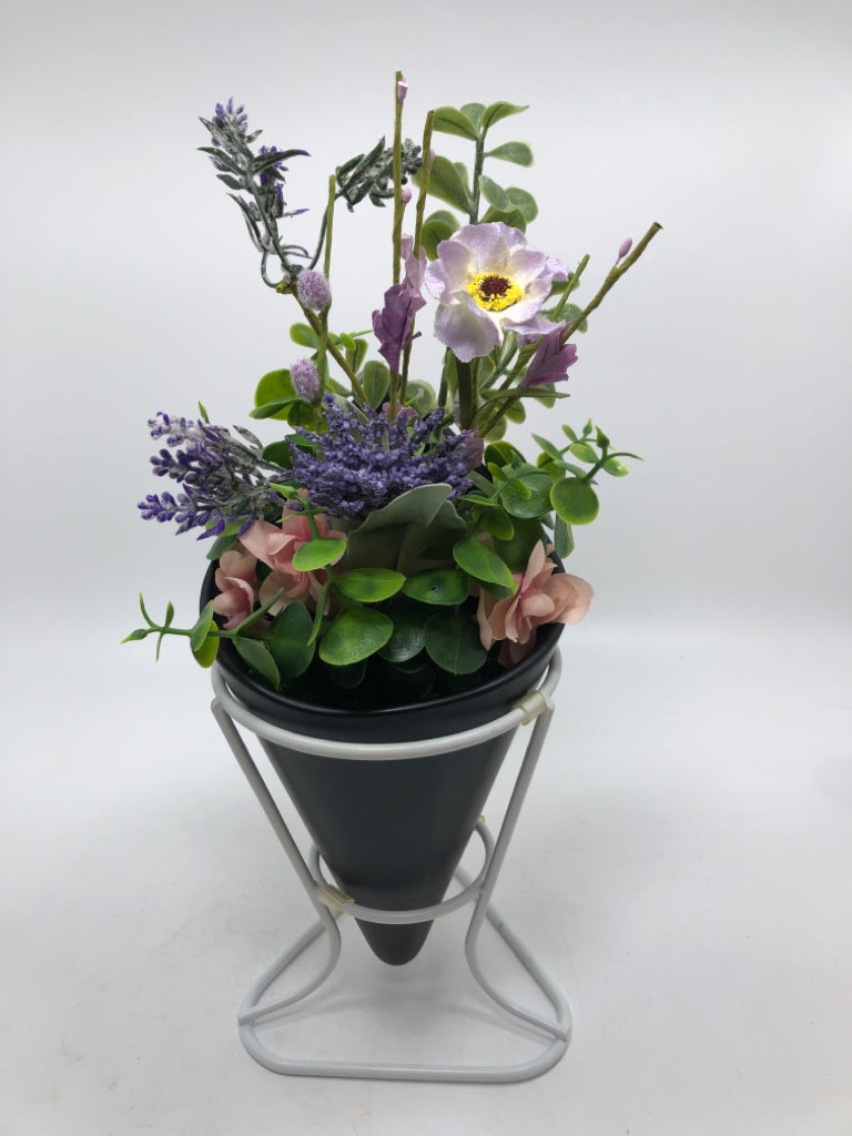 FAUX FLORALS IN STANDING PLANTER.