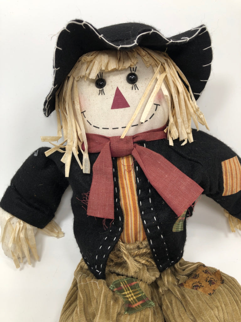 AUTUMN SCARECROW DECOR.