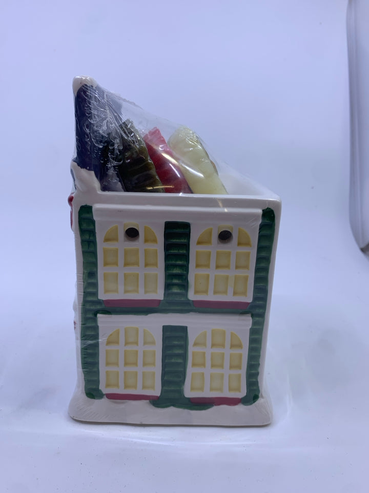 NIP CERAMIC CANDLE SHOPPE TEA LIGHT HOLDER YANKEE CANDLE + 3 SCENTS.