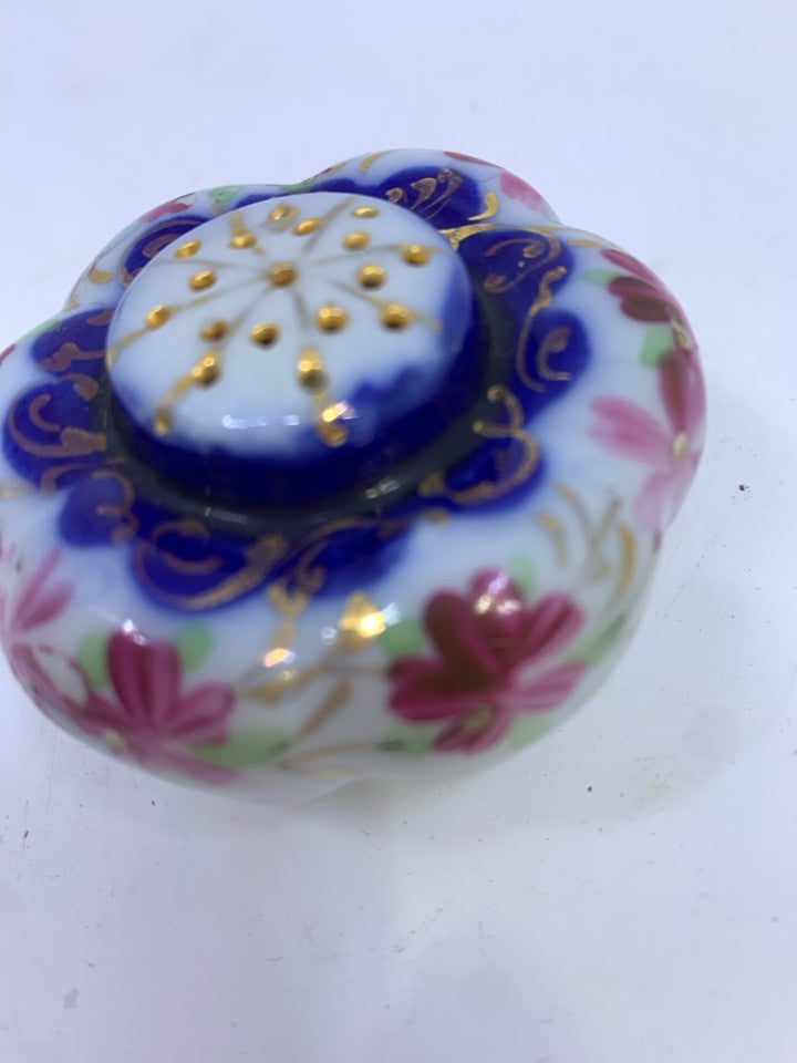 VTG MINI HAIRPIN HOLDER W/PINK FLOWERS.