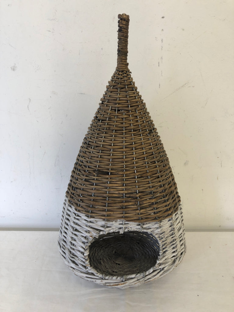 2 TONED WICKER BIRD HOUSE.