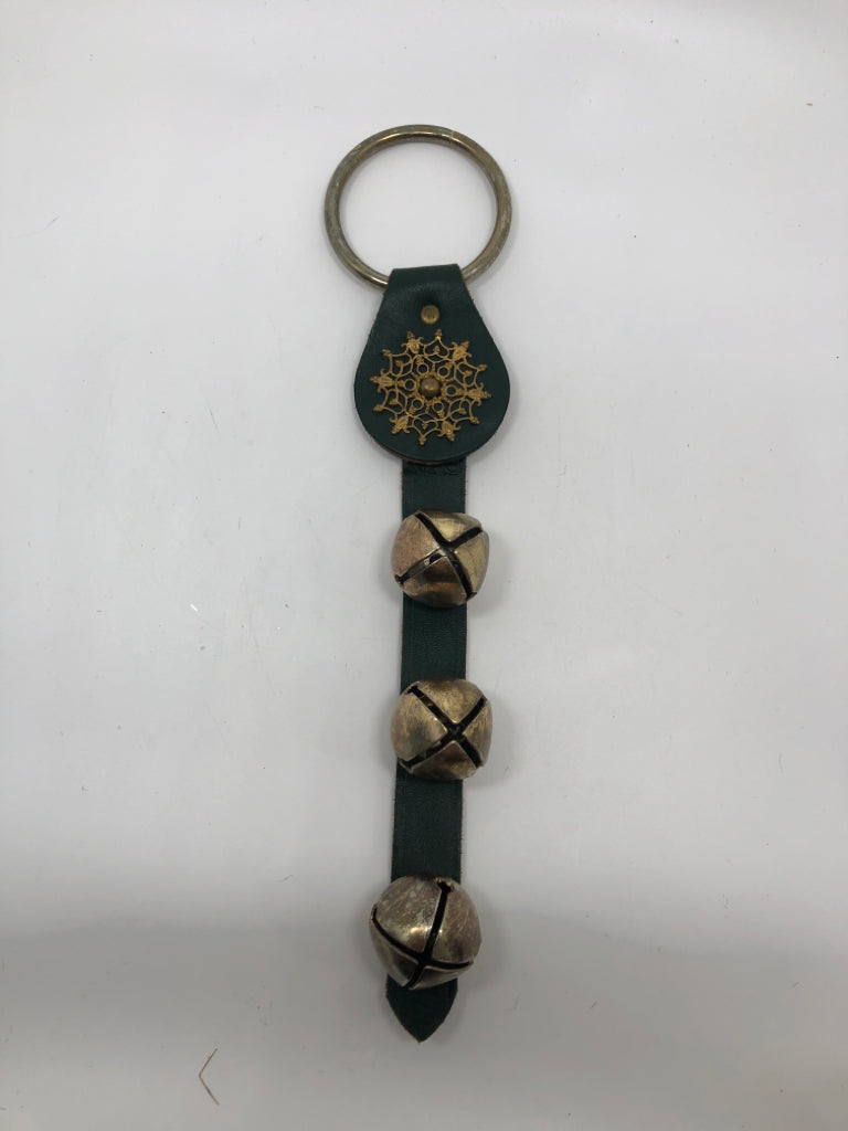 SLEIGH BELLS W/FAUX LEATHER DOOR HANGING DECOR.