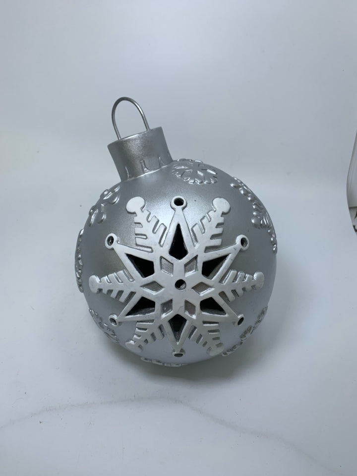 SILVER ACRYLIC ORNAMENT LIGHT UP W/ PIERCED SNOWFLAKES.