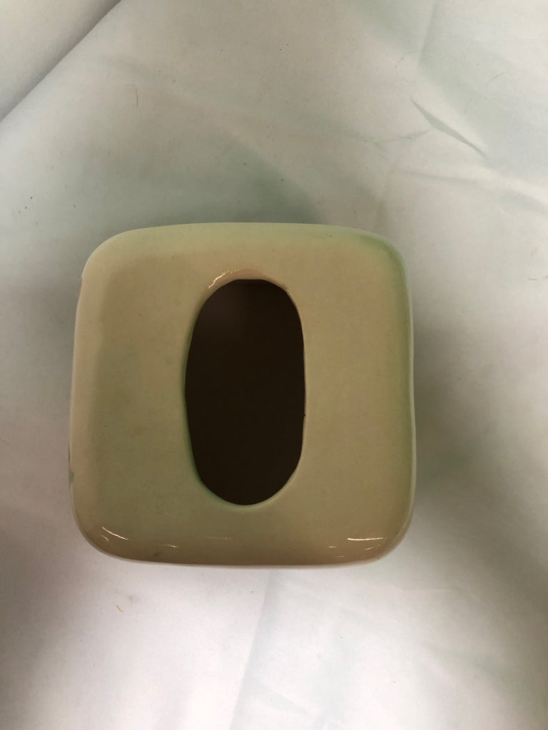CERAMIC FLORAL TISSUE BOX COVER.