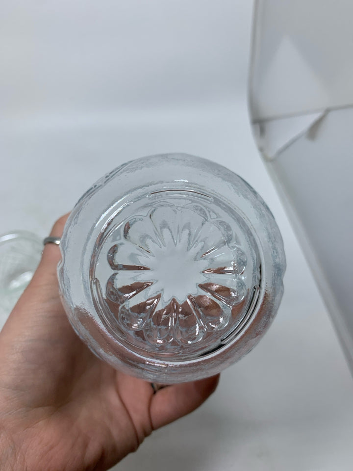 2 PC TEXTURE GLASS BEDSIDE PITCHER/CUP.