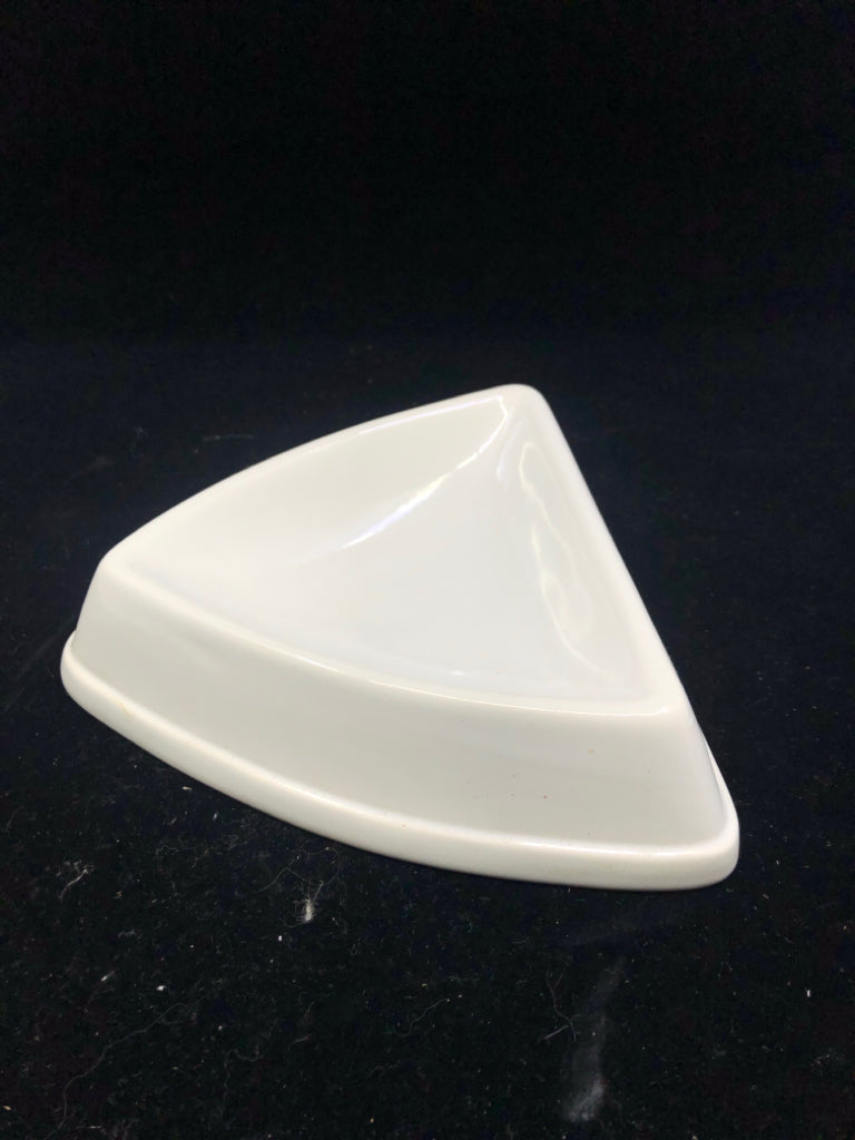 WHITE TRIANGLE CAT BOWL.