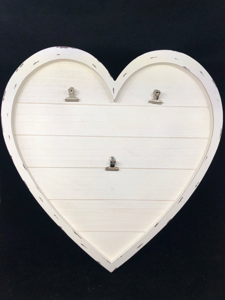 WOODEN HEART W/3 METAL CLIPS WALL HANGING.