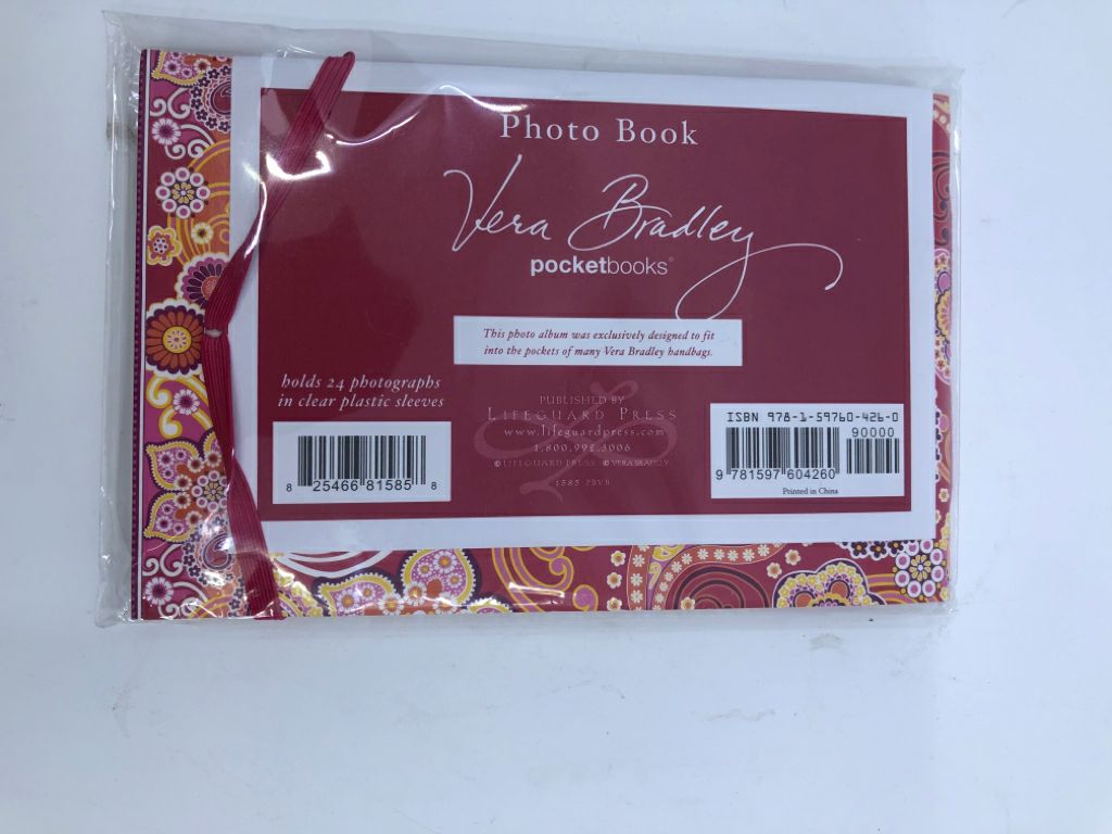 NEW VERA BRADLEY POCKET BOOK ALBUM.