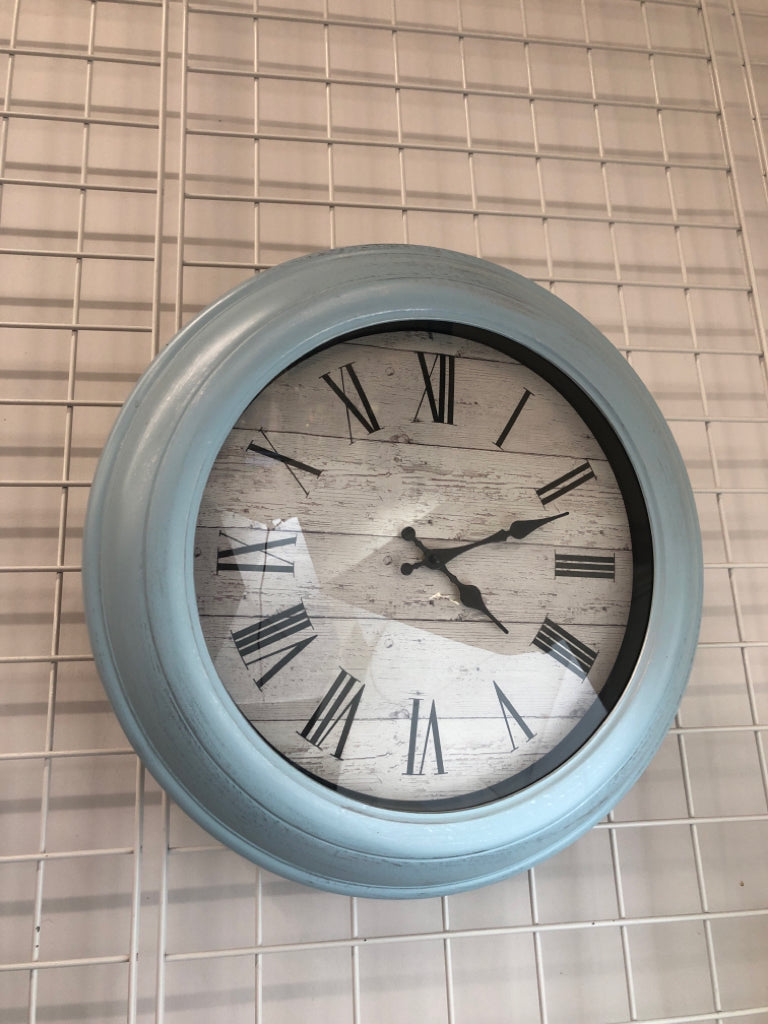 BLUE DISTRESSED WALL CLOCK.