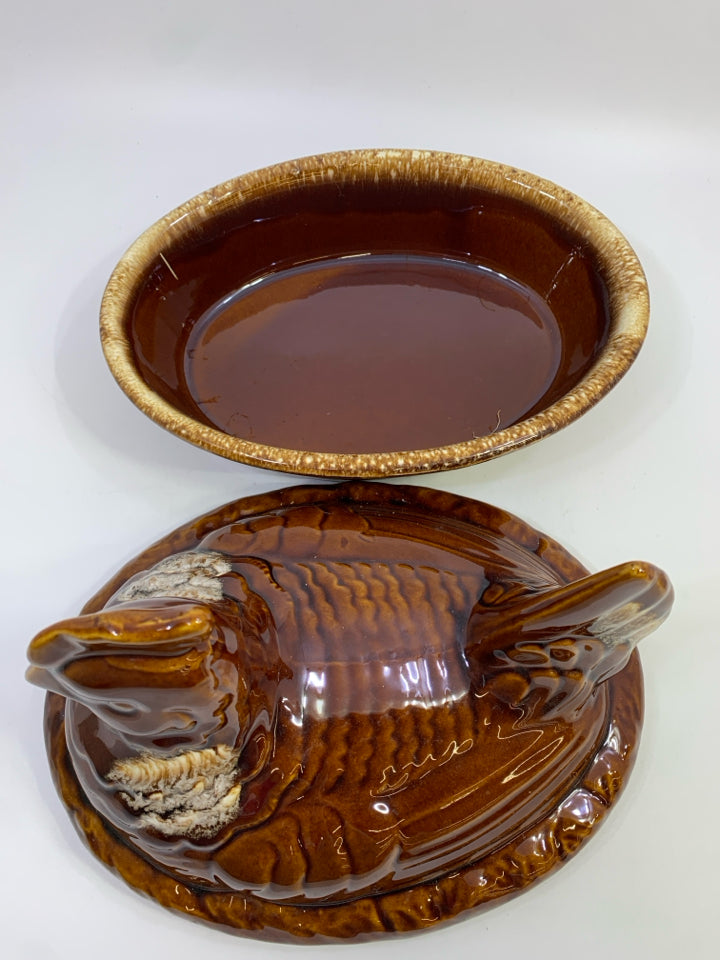 VTG HP BROWN DRIP CHICKEN COVERED CASSEROLE DISH.