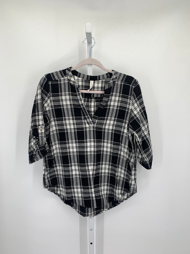 Mia & Tess Size Medium Misses 3/4 Sleeve Shirt