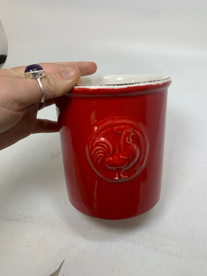 CROCK W/ EMBOSSED ROOSTER WHITE INSIDE MADE IN ITALY.