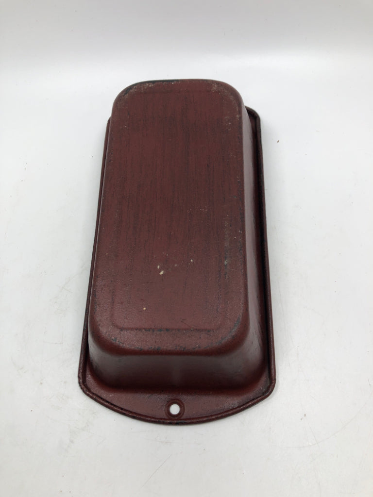 "ANTIQUE" LOAF PAN DECOR.