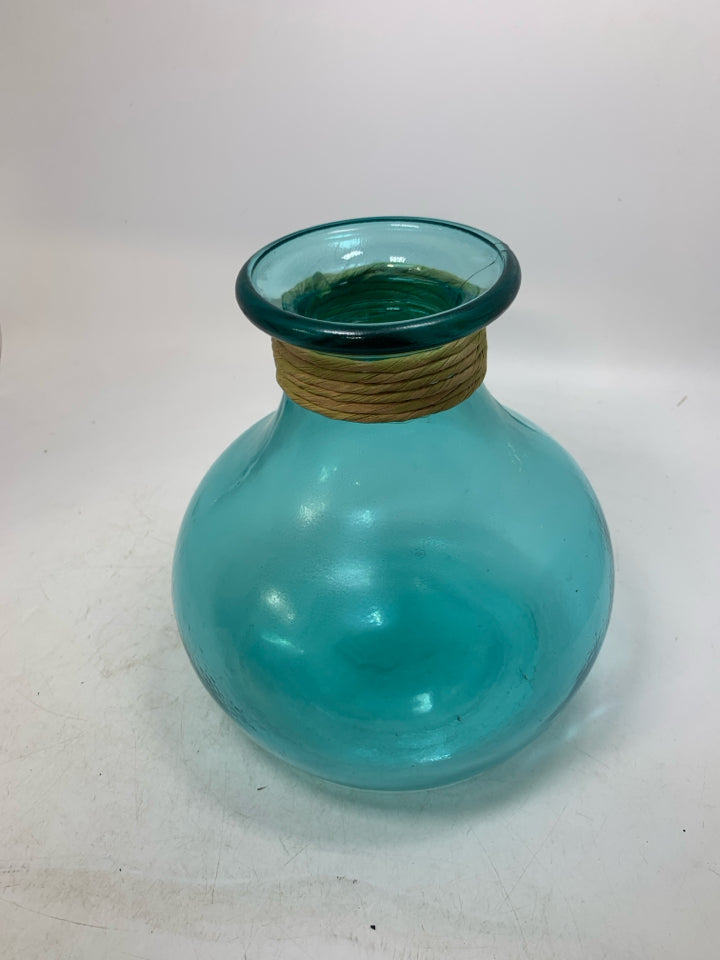 CIRCLE VASE W/ SHORT NECK TWINE WRAPPED.