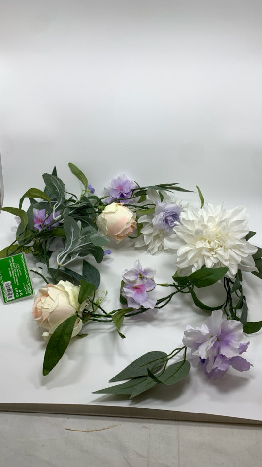 FAUX ROSE AND HYDRANGEA GARLAND.