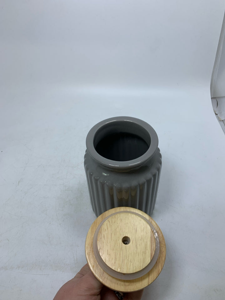 RIBBED SMALL CANISTER W/ WOOD LID.