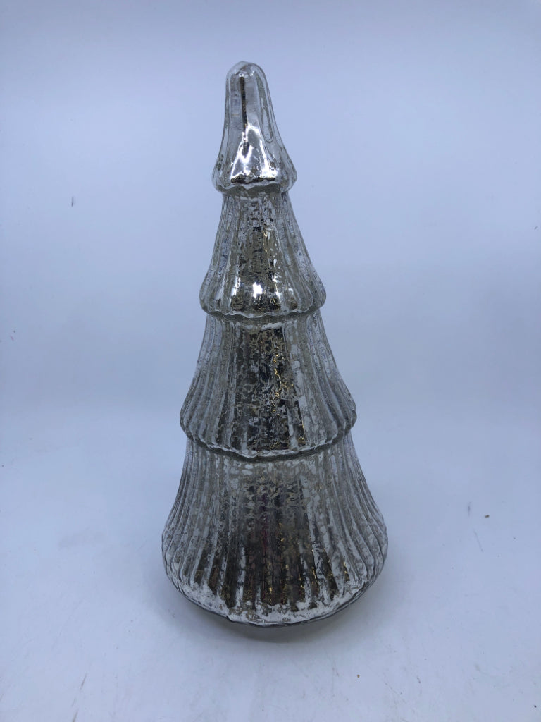 SILVER METALLIC CHRISTMAS TREE DECOR.