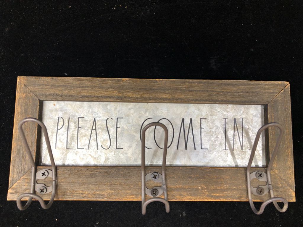 "PLEASE COME IN" 3 HOOK WALL HANGING-RAE DUNN.