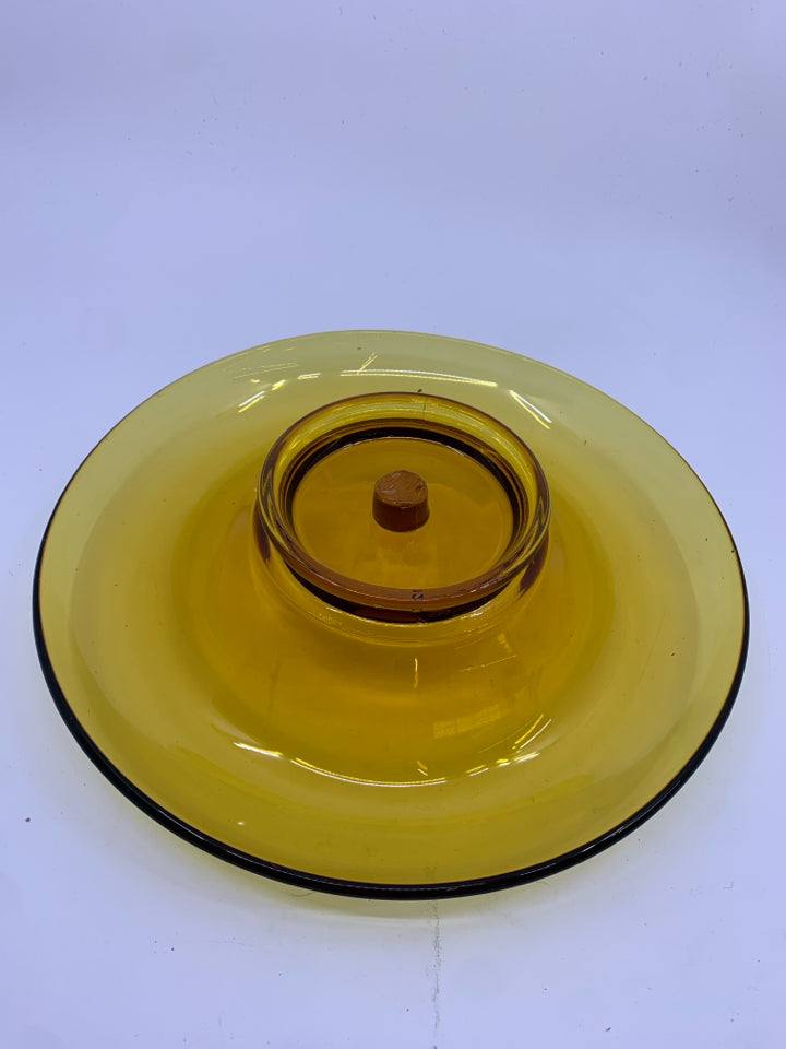 AMBER GLASS FOLDED EDGE BOWL.