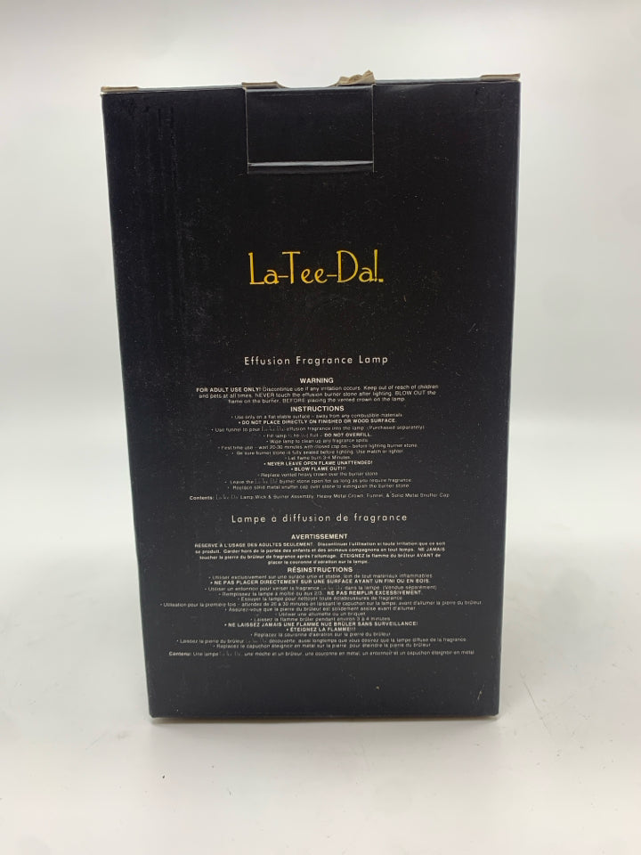 NIB LA-TEE-DA! SCARLET EFFUSION FRAGRANCE LAMP.