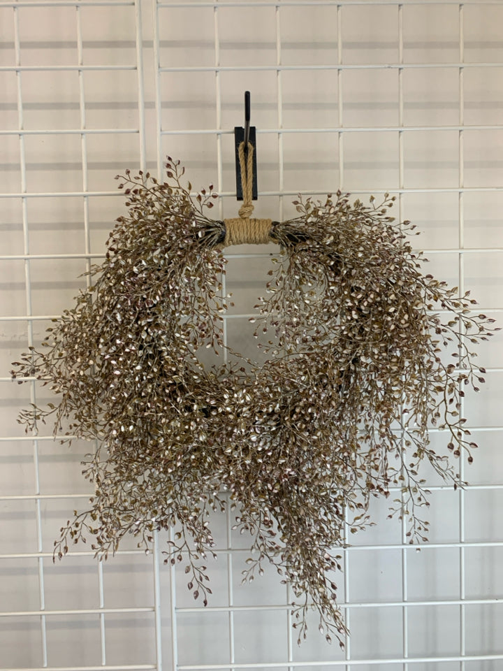FAUX LEAF WREATH W/ROPE.