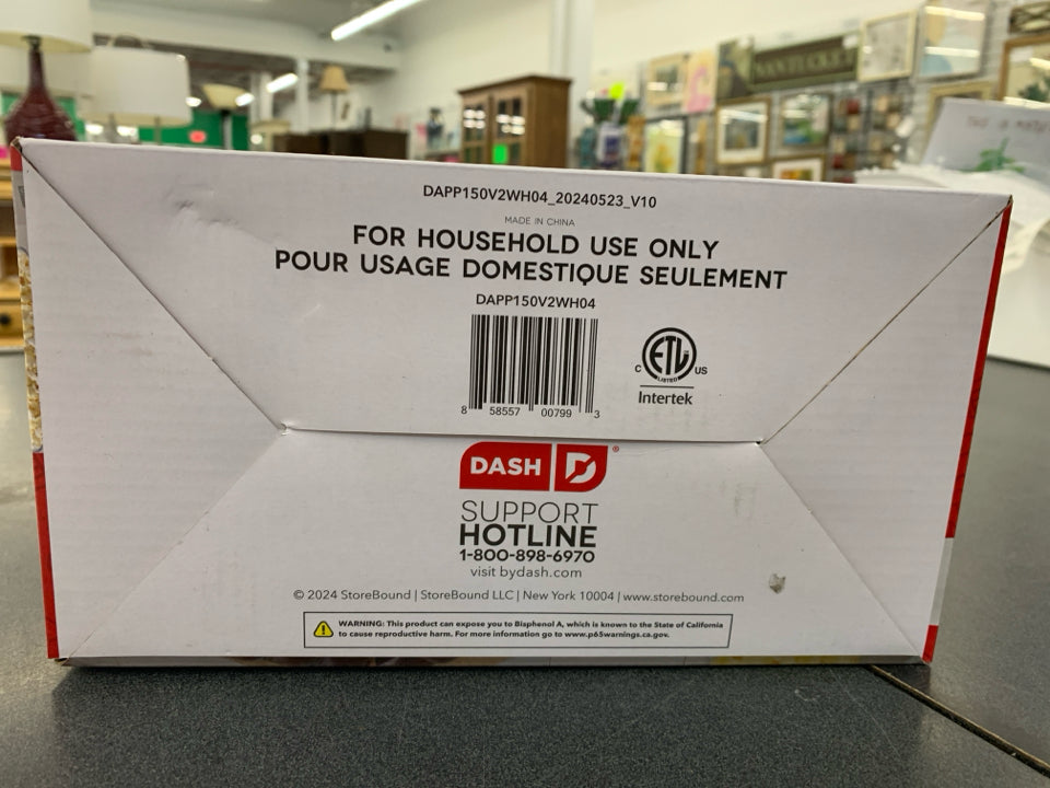 NIB POPCORN MAKER DASH.