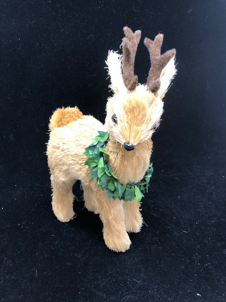 SMALL STRAW STANDING REINDEER.