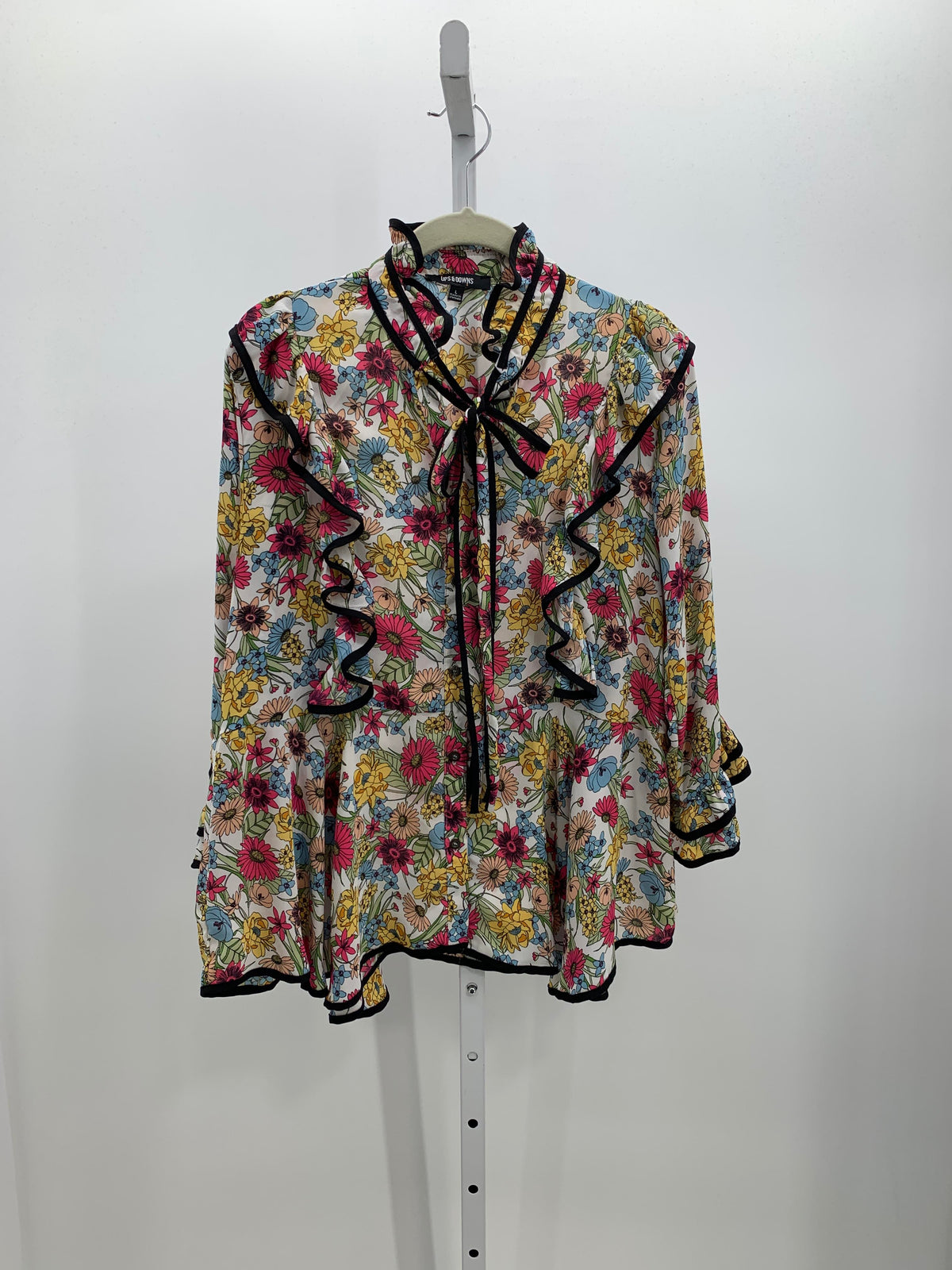 Size Large Misses 3/4 Sleeve Shirt