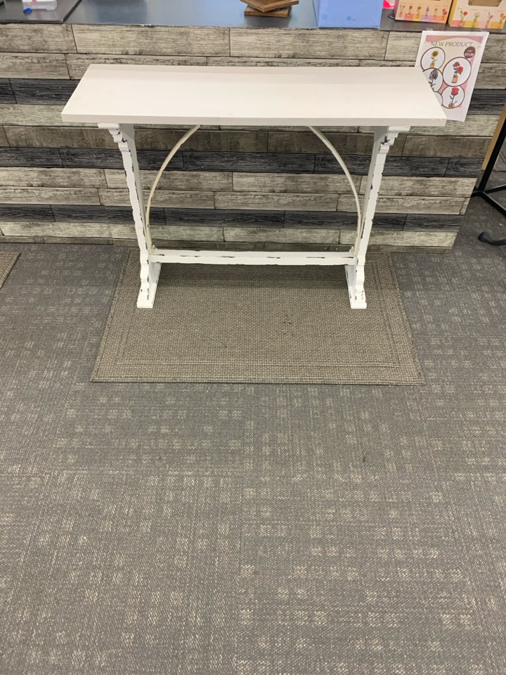 WHITE PAINTED DISTRESSED HALLWAY TABLE.