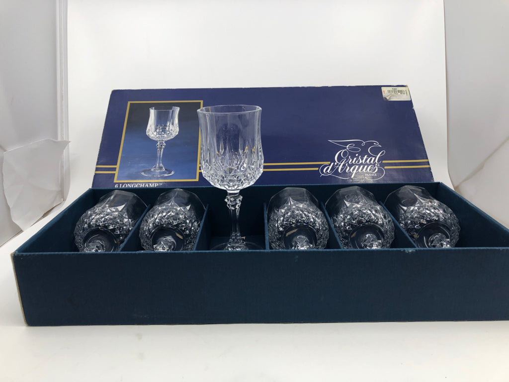 6 LONGCHAMP WINE GLASSES IN BOX.