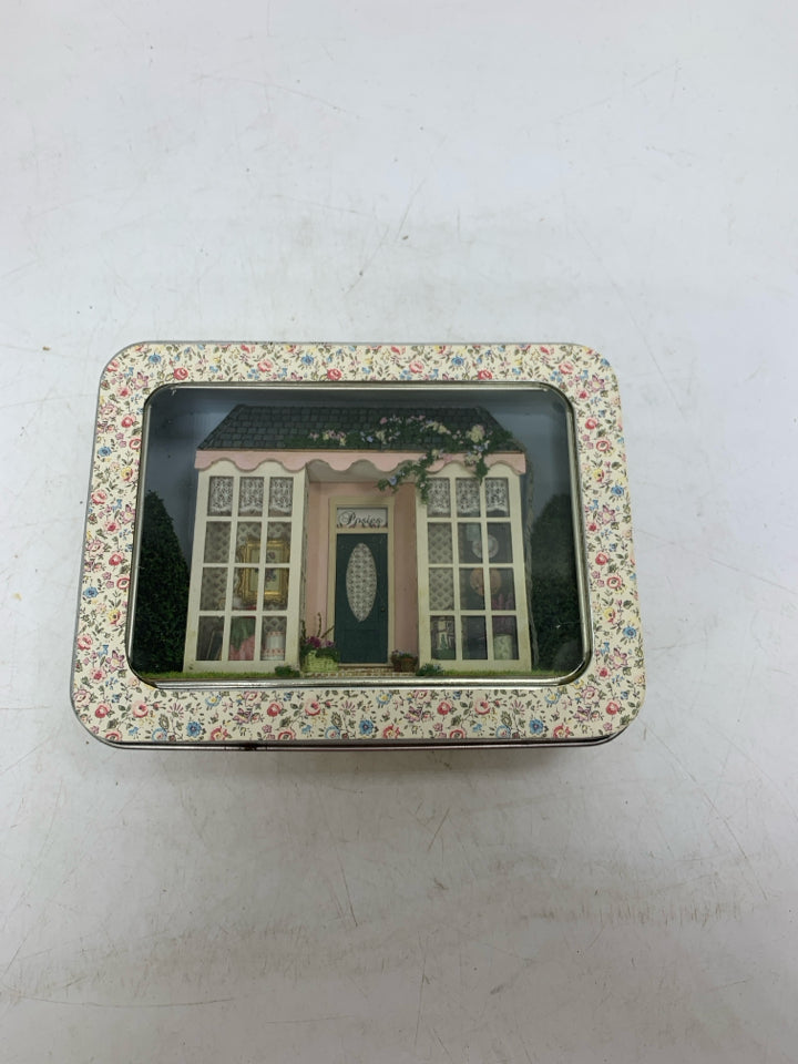 FLOWER SHOP DISPLAY IN METAL BOX.