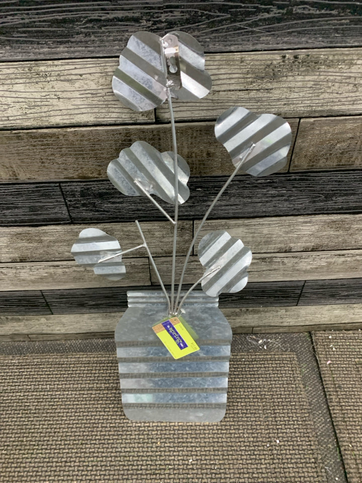 HOME SWEET HOME METAL FLOWER HANGING.