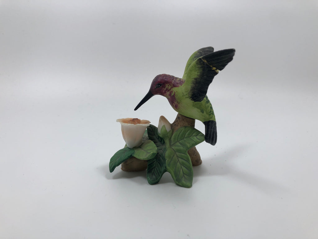 HUMMINGBIRD ON FLOWER PORCELAIN FIGURINE.