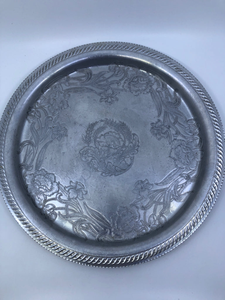 VTG HAMMERED ALUMINUN FLORAL TRAY.