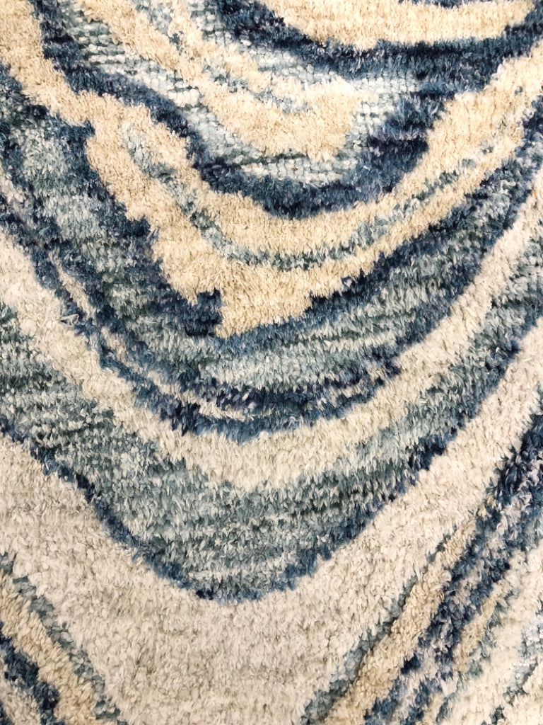 BLUE AND CREAM TAHARI RUG RUNNER.