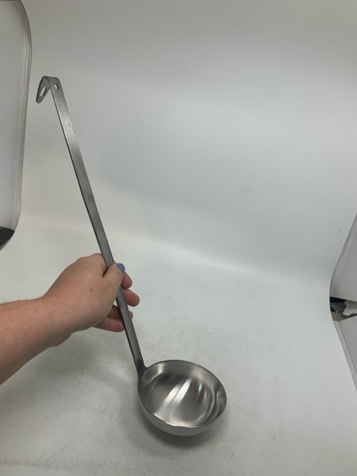 STAINLESS STEEL LARGE LADLE.