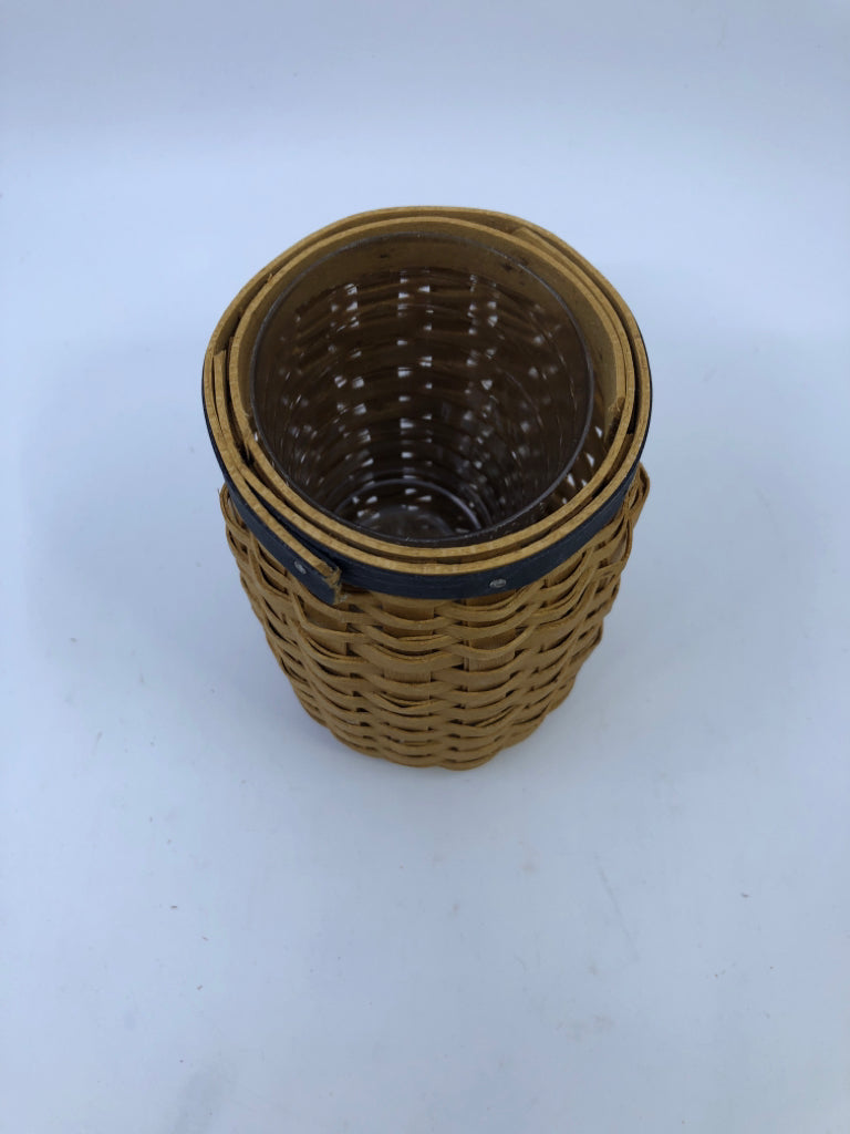 2003 SMALL/TALL PENCIL CUP W PLASTIC LINER AND BLUE RIM.