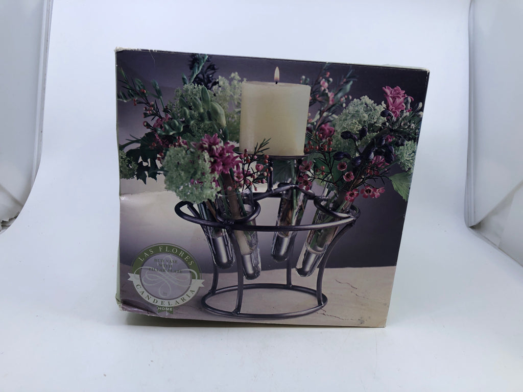 NIB METAL CANDLE HOLDER W/ 4 GLASS VASE INSERTS.