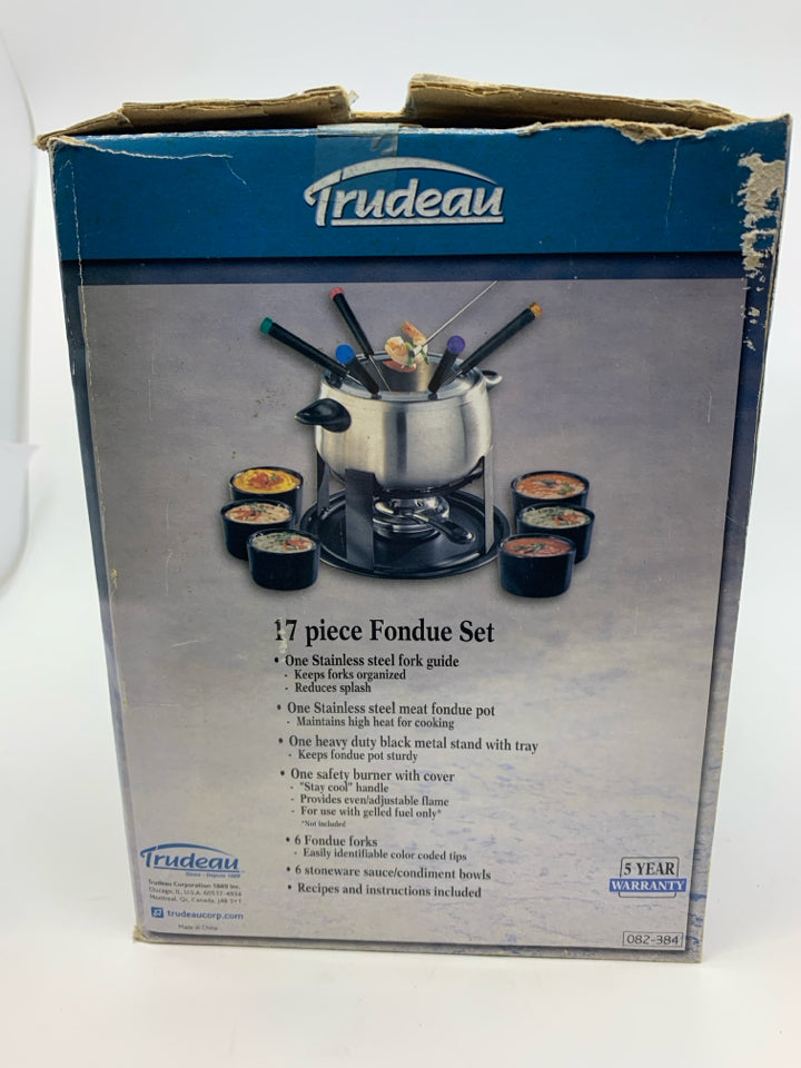 NIB 17 PC FONDUE SET.