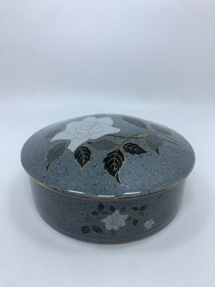 SPECKLED FLORAL BOX.