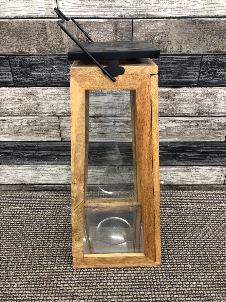 WOOD CANDLE LANTERN W/ METAL TOP/HANDLE.