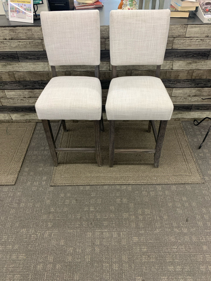 2 WHITE/GREY FABRIC COUNTER HEIGHT STOOLS.