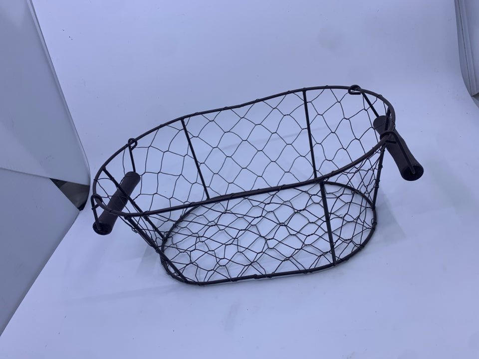 OVAL BROWN CHICKEN WIRE BASKET.